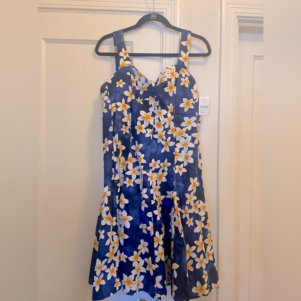 NWT Hawaiian Plumeria Sundress - Hilo Hattie, purchased in Hawaii. Plus size 2X.